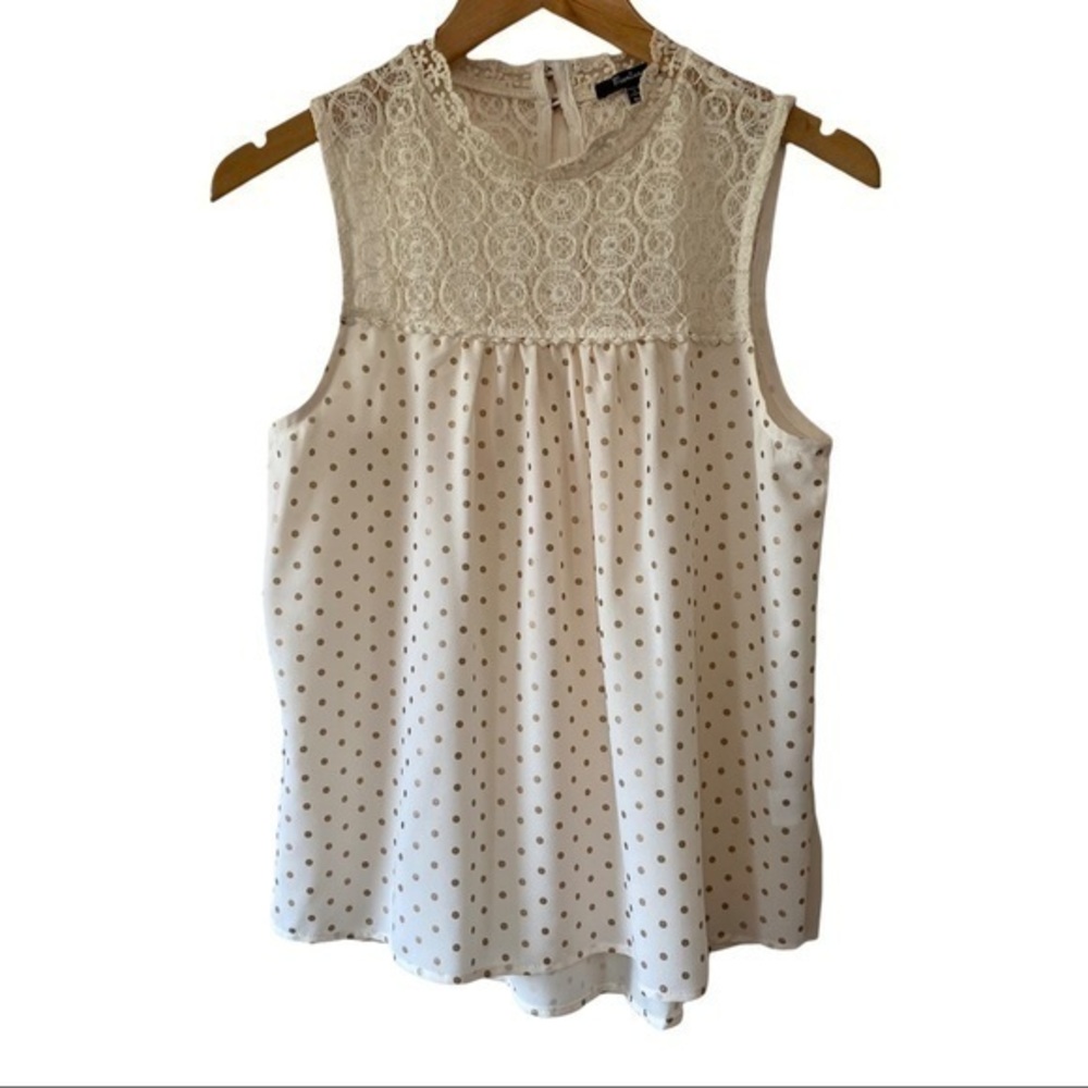 Monteau Tank with Lace Upper and Button Closure, Good Condition, Size Medium